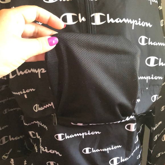 Champion Logo Packable Jacket - Picture 5 of 6
